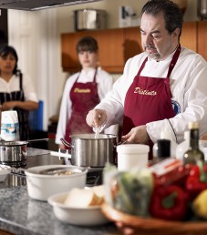 2011_VIINI6_Mamma_Mia_mika_maku