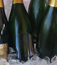 2012_39_vrhe_samppanjabaari_artikkelikuva