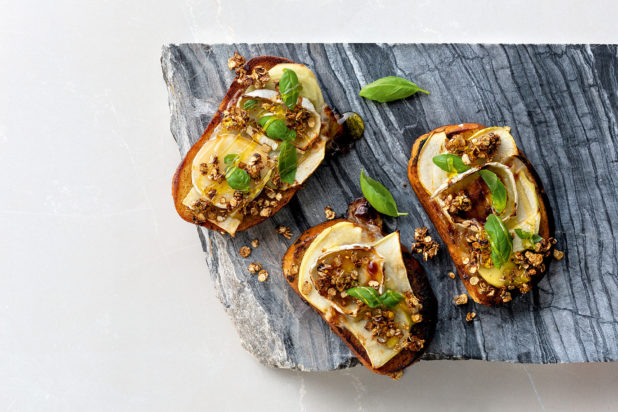 Vuohenjuusto-omenapullat