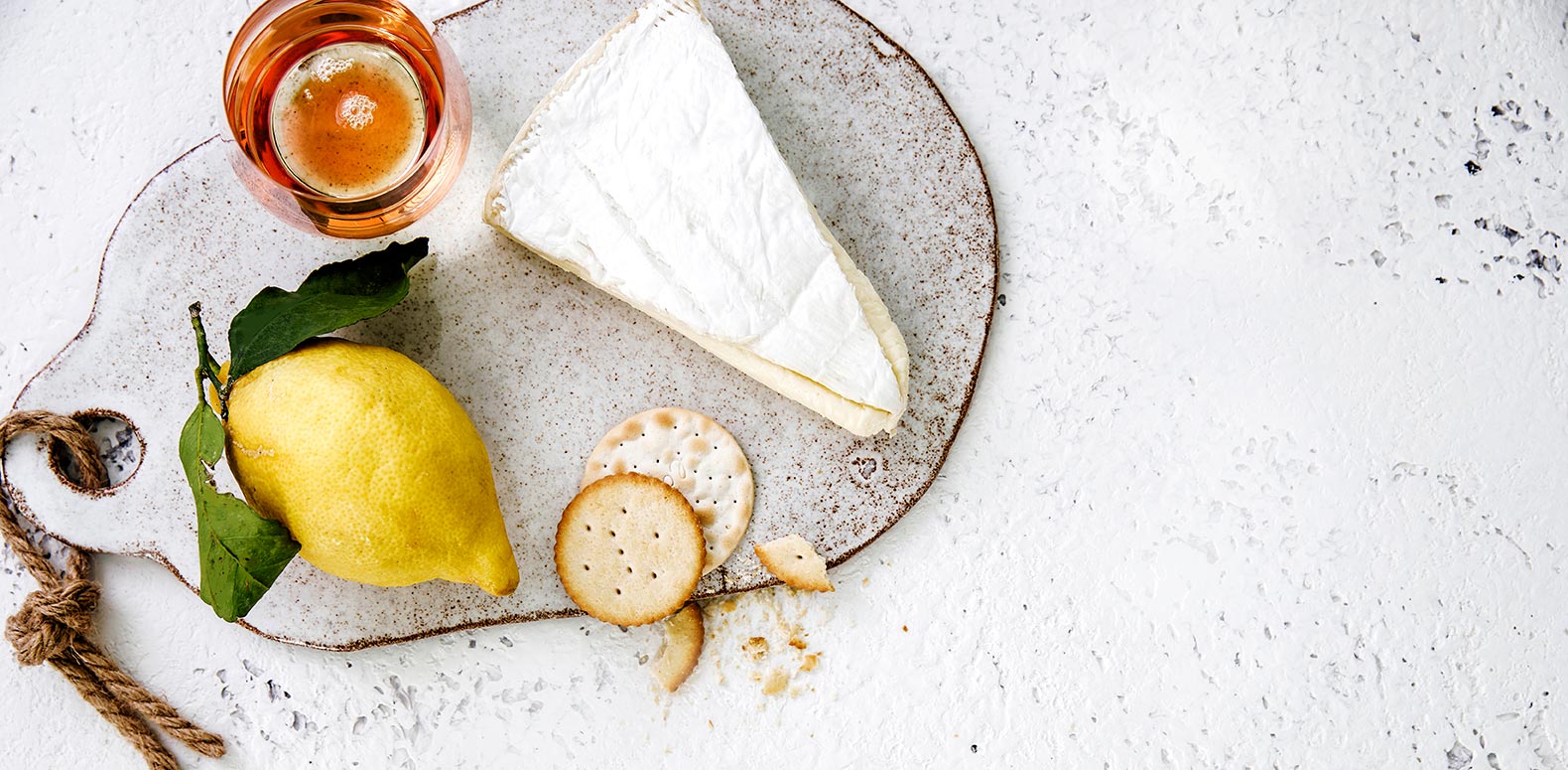 Hapokas valkoviini rakastaa juustoa – katso parhaat makuparit | Viinilehti
