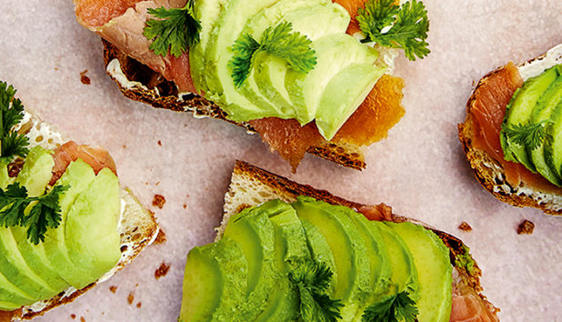 Vappureseptit - vappu piknik-reseptit - Lohi-avokadoleivät