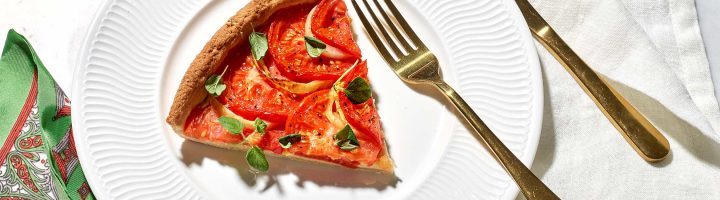 tomaattipiirakka dijonilla