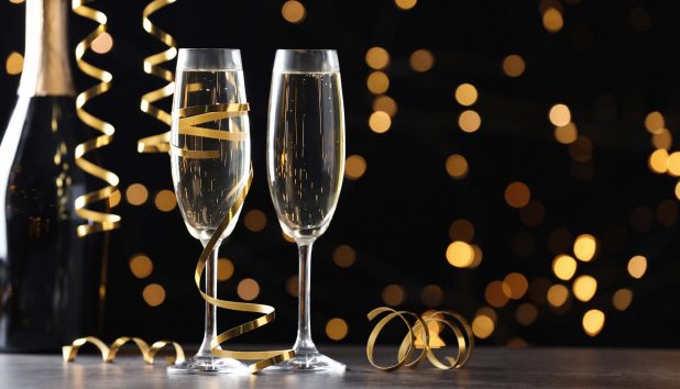 Uudenvuoden kuohuviini ja samppanja