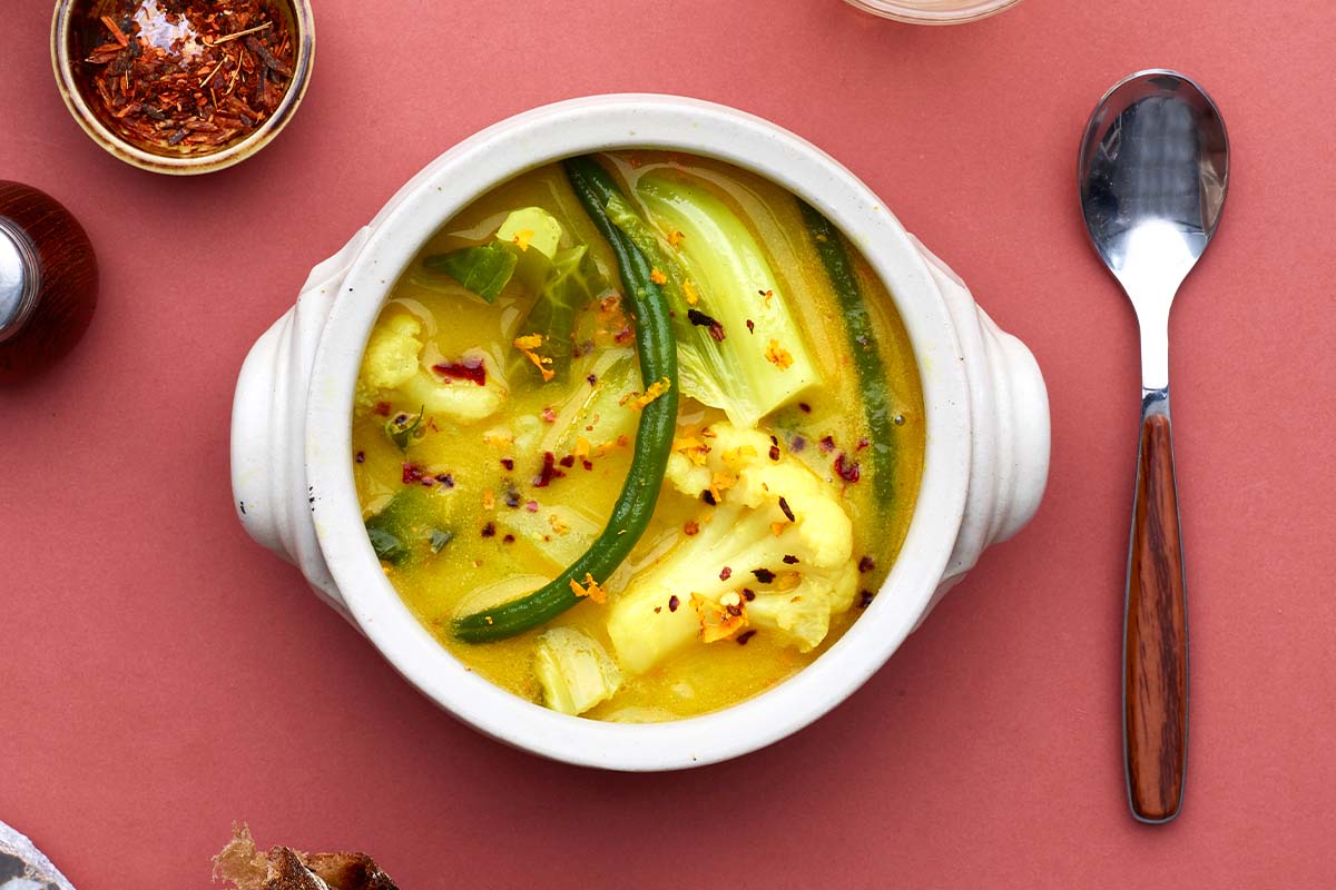 Kurkuma-kukkakaalikeitto